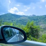 Descer a serra de carro - Canva