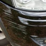 Como remover riscos da lataria do carro manualmente? Confira essas dicas simples - Canva