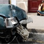 Saiba como fazer para não se distrair ao volante; confira essas dicas e evite acidentes - Canva