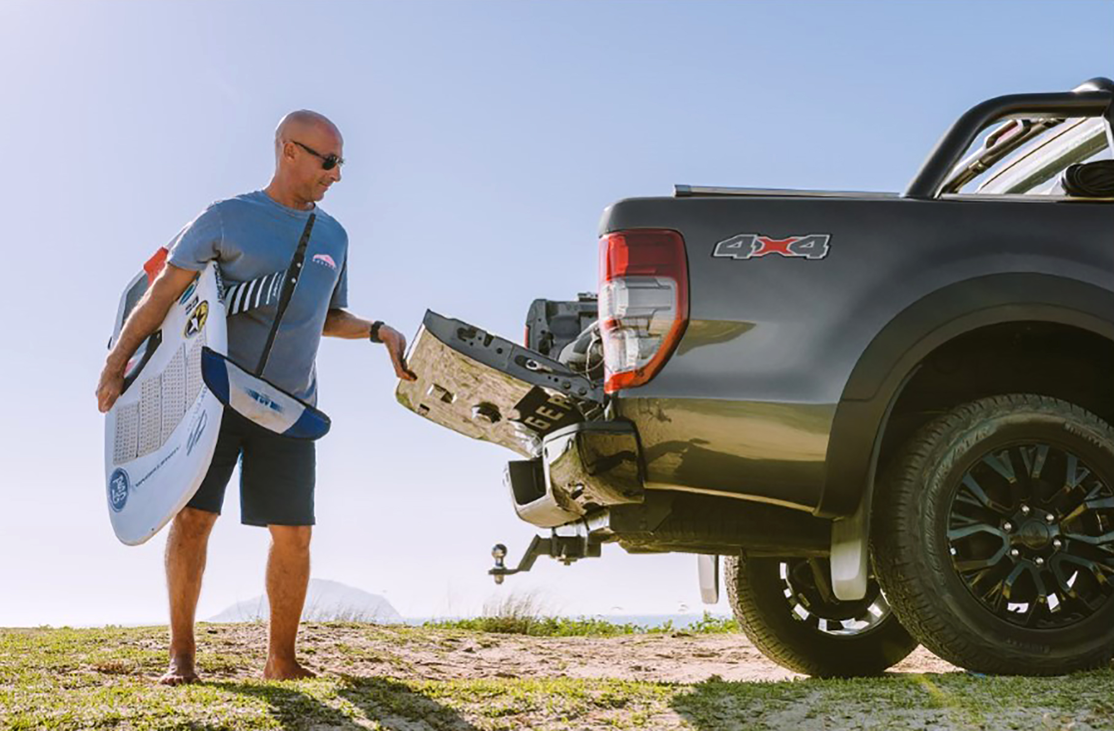 Surfista protagoniza campanha da Ford para a nova Ranger FX4. Foto: Divulgação