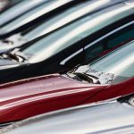 Fenabrave comemora alta dos emplacamentos de veículos em maio; confira os números. Foto: Canva