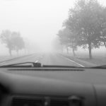 Dirigir sob neblina: saiba como fazer para manter o máximo de segurança. Foto: Canva