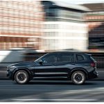 BMW iX3 chega ao Brasil e inteligência artificial interage com o público. Foto: BMW Divulgação