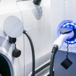 Venda de veículos elétricos e híbridos aumenta 78% no quadrimestre, diz entidade. Foto: Canva