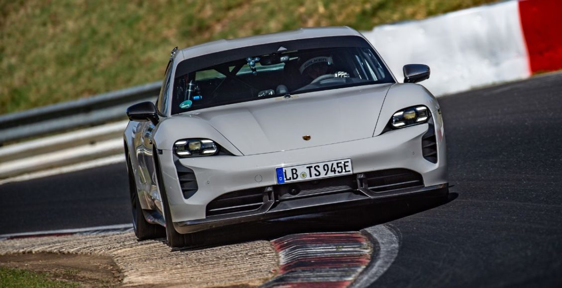 Porsche Tayacan bate recorde entre carros elétricos em Nurburgring; confira. Foto: Divulgação Porsche