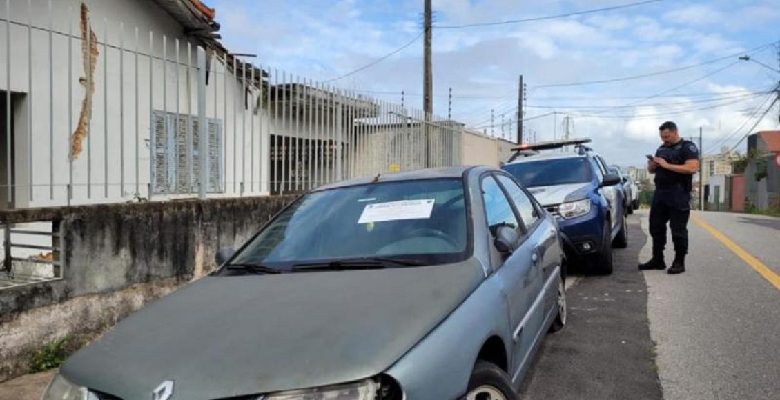 Lata-velha: saiba porque não deve deixar carros abandonados nas ruas da cidade. Foto: Prefeitura de Florianópolis