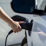 Carro elétrico: preço pode cair 30% até o meio da década. Foto: Canva