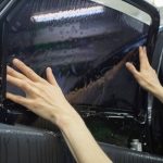 Insulfilm: nova lei vai multar e apreender carros com bolhas no vidro; confira. Foto: Canva